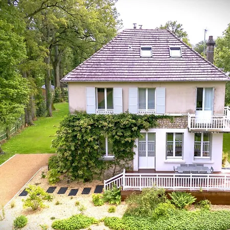 Holiday home De La Futaie-maison De Caractere Au Calme Yvre-l'Eveque